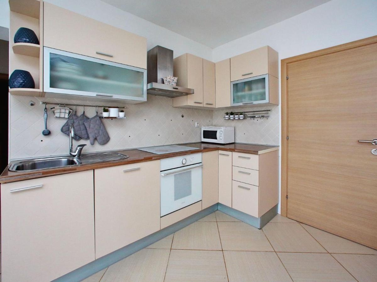 Sun-Kissed Apartment In Bibinje With Garden Oda fotoğraf