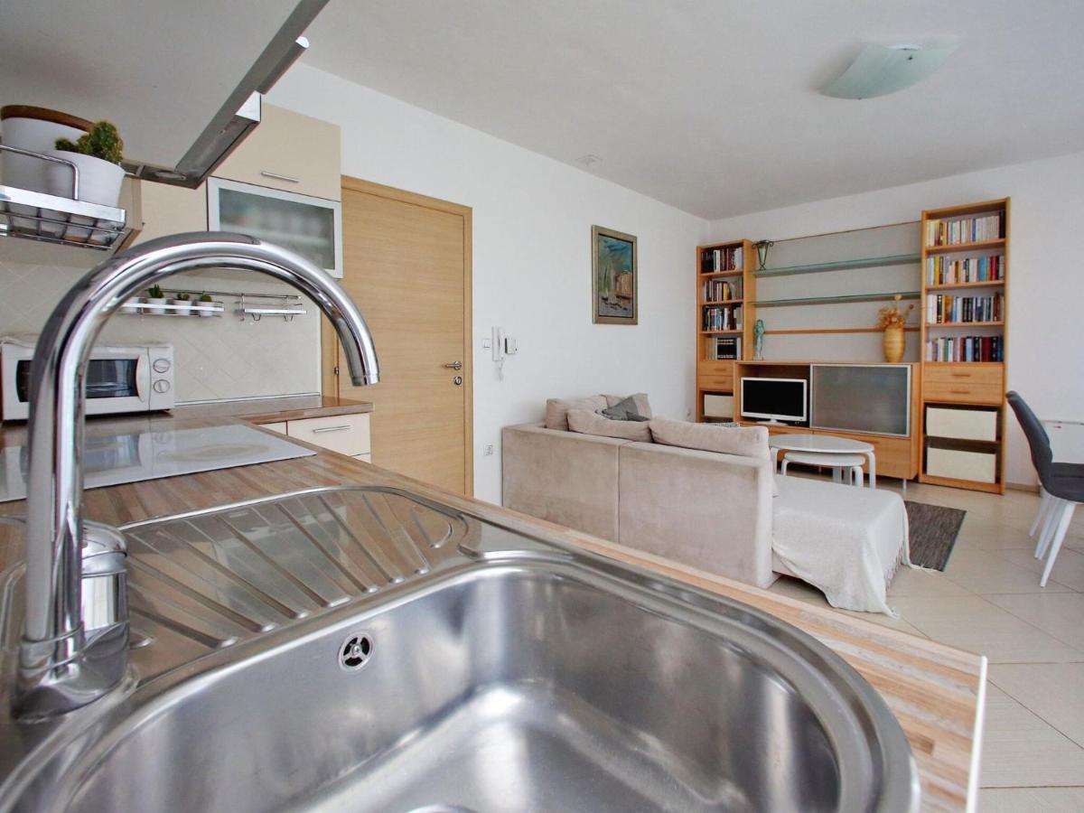 Sun-Kissed Apartment In Bibinje With Garden Oda fotoğraf