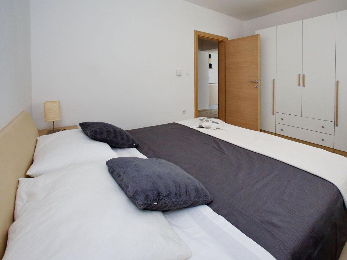 Sun-Kissed Apartment In Bibinje With Garden Oda fotoğraf