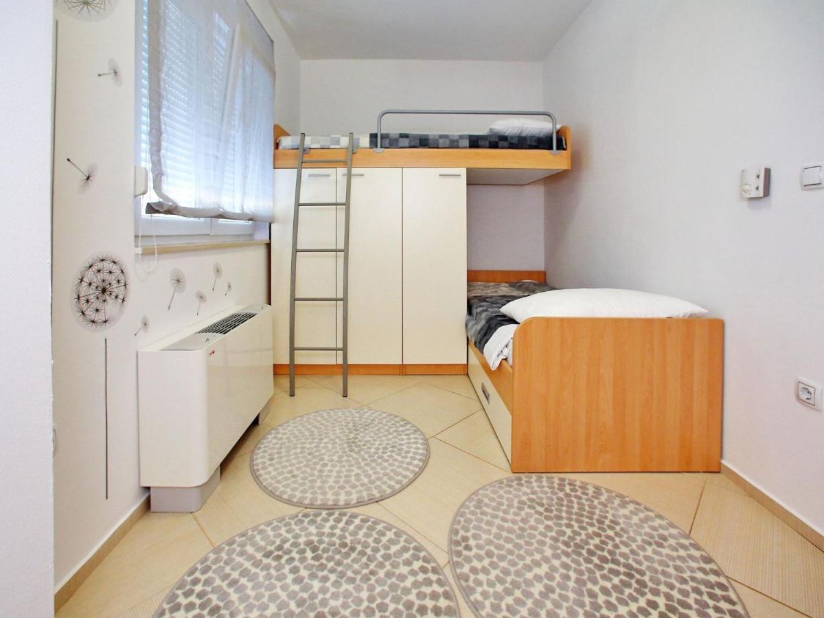 Sun-Kissed Apartment In Bibinje With Garden Oda fotoğraf